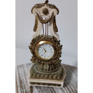 Getty Clock Pendule L (Small to be Placed on Bed-Side Table or Mantle)